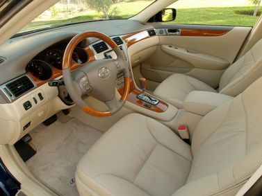 Lexus ES فيس ليفت IV، سيدان — منطقة السائق