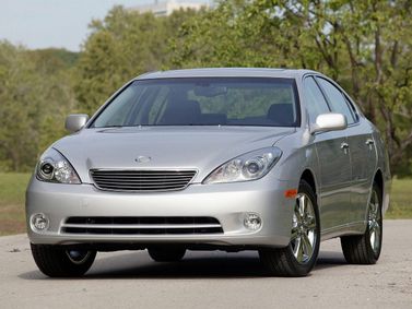 Lexus ES فيس ليفت IV، سيدان — منظر أمامي أيمن