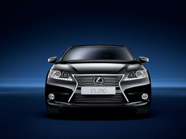 Lexus ES سادساً، سيدان — منظر أمامي