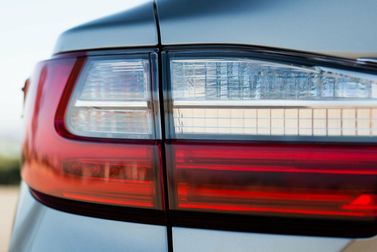 Lexus ES فيس ليفت السادس، سيدان — المصباح الخلفي