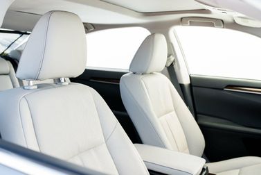 Lexus ES فيس ليفت السادس، سيدان — المقاعد الأمامية