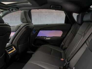 Lexus ES ثامناً، سيدان — المقاعد الخلفية