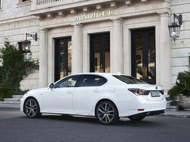 Lexus GS فيس ليفت IV، سيدان — منظر خلفي أيمن