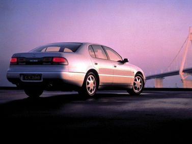 Lexus GS I، سيدان — منظر خلفي أيمن