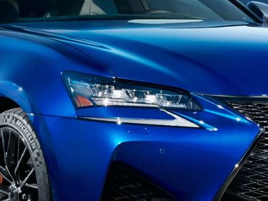Lexus GS F، سيدان — المصباح الأمامي