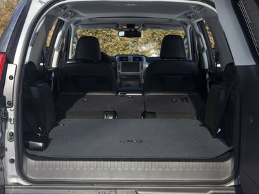Lexus GX ثانياً، دفع رباعي 5 أبواب — حجرة الأمتعة