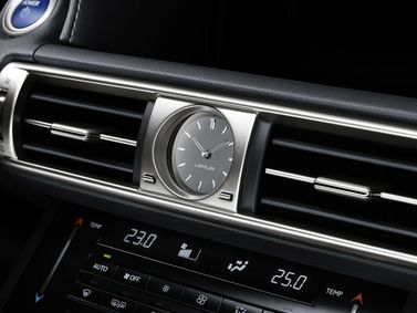 Lexus IS ثالثاً، سيدان — تفصيل داخلي