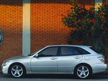Lexus IS I, Универсал 5 дв. — вид слева