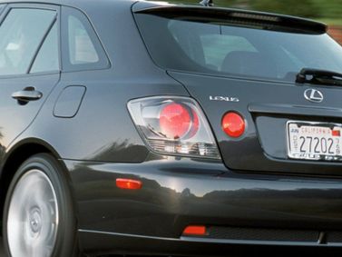 Lexus IS I, Универсал 5 дв. — вид сзади справа