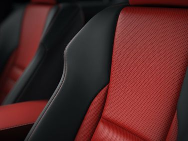 Lexus IS ثالثاً فيس ليفت 3، سيدان — المقاعد الأمامية
