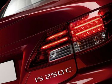 Lexus IS فيس ليفت الثاني 2، قابلة للتحويل — المصباح الخلفي