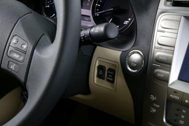 Lexus IS ثانياً، سيدان — منطقة السائق