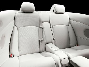 Lexus IS فيس ليفت الثاني 2، قابلة للتحويل — المقاعد الخلفية