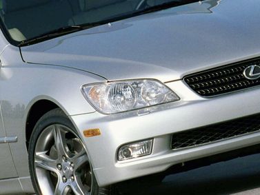 Lexus IS I, Универсал 5 дв. — вид спереди справа