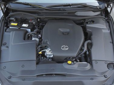 Lexus IS فيس ليفت الثاني 2، سيدان — حجرة المحرك