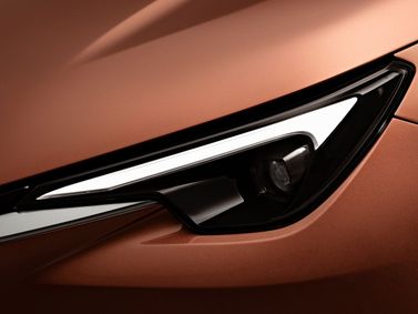 Lexus LBX، دفع رباعي 5 أبواب — المصباح الأمامي