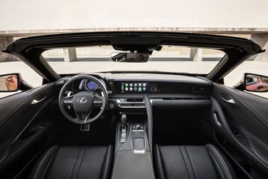 Lexus LC I، قابلة للتحويل — لوحة القيادة