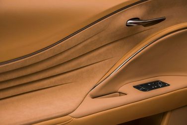 Lexus LC I، كوبيه — تفصيل داخلي