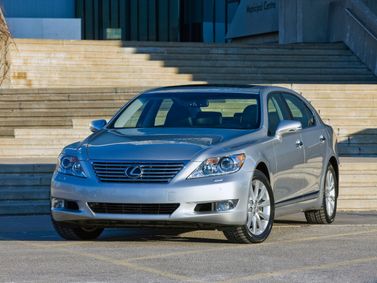 Lexus LS فيس ليفت IV، سيدان Long — منظر أمامي أيمن
