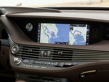 Lexus LS V، سيدان — شاشة نظام المعلومات والترفيه