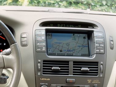 Lexus LS ثالثاً، سيدان — شاشة نظام المعلومات والترفيه