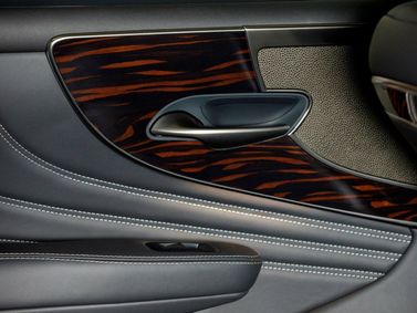 Lexus LS V، سيدان — تفصيل داخلي