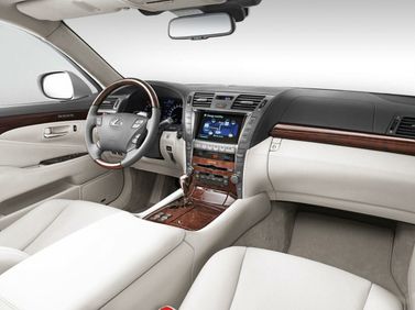Lexus LS فيس ليفت IV، سيدان — لوحة القيادة