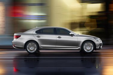 Lexus LS عملية فيس ليفت IV 2، سيدان — منظر من الجانب الأيمن
