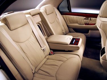 Lexus LS ثالثاً، سيدان — المقاعد الخلفية