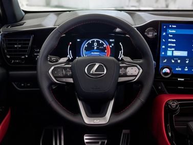 Lexus NX ثانياً، دفع رباعي 5 أبواب — عجلة القيادة