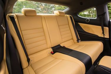 Lexus RC I، كوبيه — المقاعد الخلفية
