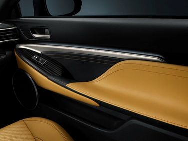 Lexus RC I، كوبيه — تفصيل داخلي