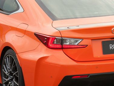 Lexus RC F I، كوبيه — الجزء الخلفي من السيارة عن قرب