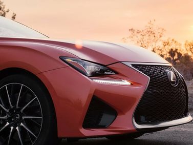 Lexus RC F I، كوبيه — الجزء الأمامي من السيارة عن قرب