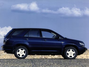 Lexus RX I، دفع رباعي 5 أبواب — منظر من الجانب الأيمن
