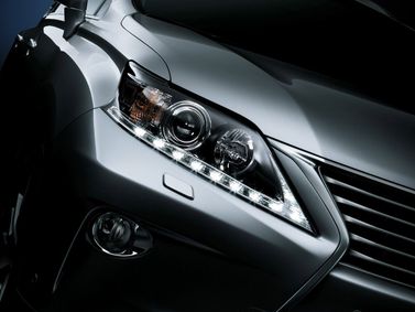 Lexus RX ثالثاً فيس ليفت، دفع رباعي 5 أبواب — المصباح الأمامي