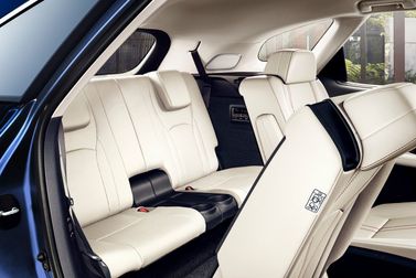 Lexus RX IV Рестайлинг, Внедорожник 5 дв. L — третий ряд сидений