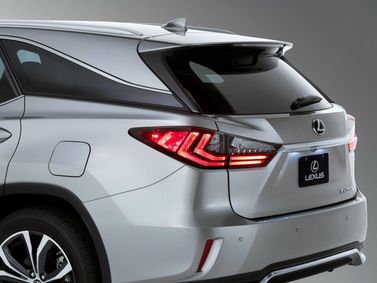 Lexus RX رابعاً، دفع رباعي 5 أبواب L — منظر خلفي أيمن
