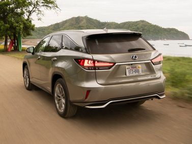 Lexus RX IV Рестайлинг, Внедорожник 5 дв. L — вид сзади слева