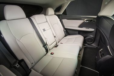 Lexus RX رابعاً، دفع رباعي 5 أبواب — المقاعد الخلفية