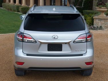 Lexus RX ثالثاً فيس ليفت، دفع رباعي 5 أبواب — منظر خلفي