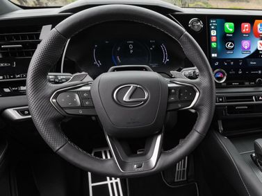 Lexus RX V، دفع رباعي 5 أبواب — عجلة القيادة