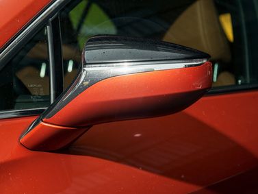 Lexus UX I، دفع رباعي 5 أبواب — مرآة جانبية