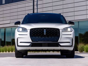 Lincoln Corsair أنا فيس ليفت، دفع رباعي 5 أبواب — منظر أمامي