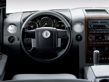 Lincoln Mark LT I, Пикап двойная кабина — передняя панель