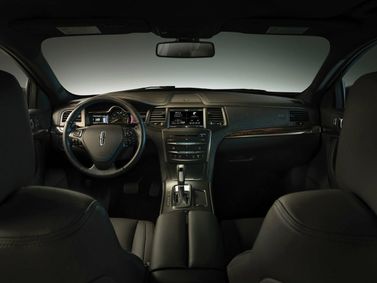 Lincoln MKS I Рестайлинг, Седан — передняя панель