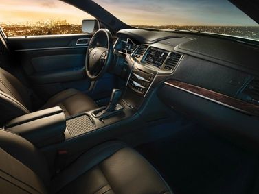Lincoln MKS I Рестайлинг, Седан — место водителя