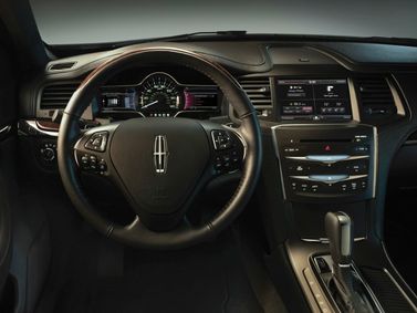 Lincoln MKS I Рестайлинг, Седан — место водителя