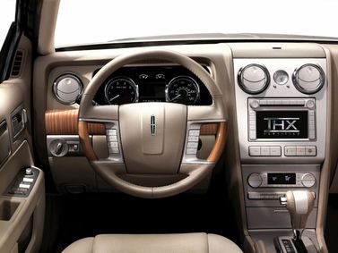 Lincoln MKZ أنا (زفير)، سيدان — منطقة السائق