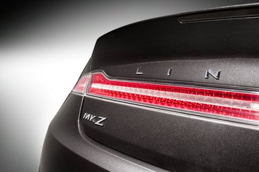 Lincoln MKZ II, Седан — задняя часть автомобиля крупным планом